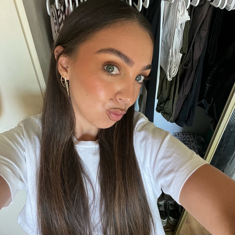 Meet your Posher, Monique